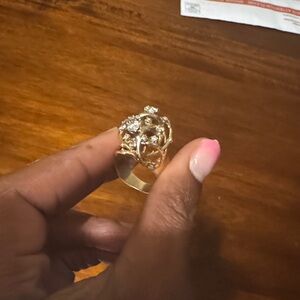 Elegant Gold Floral Ring